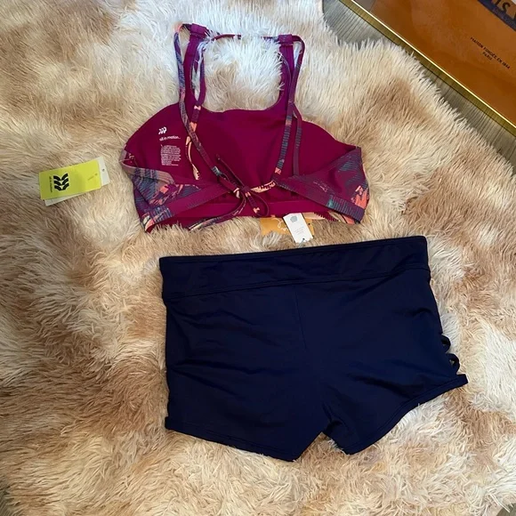 Swimsuit - Picture 3 of 6